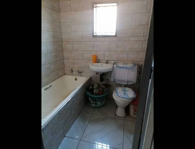 2 BEDROOM HOUSE FOR SALE IN PALM RIDGE EXT 2